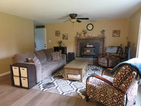 1913 Bashor Rd, Goshen, IN 46526 photo 3