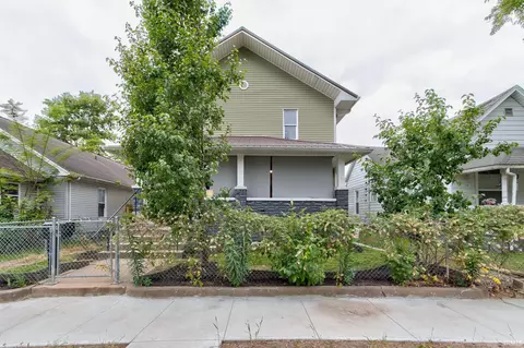 126 N Jackson St, Oakland City, IN 47660