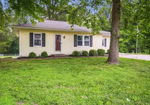 931 Barberry Ln, Evansville, IN 47710
