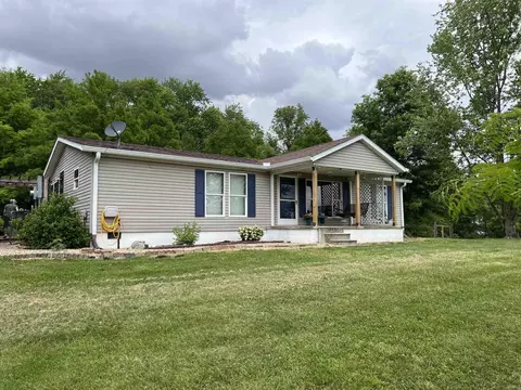 722 N Fox Ln, Switz City, IN 47465