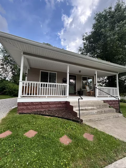 1301 E Spruce St, Petersburg, IN 47567