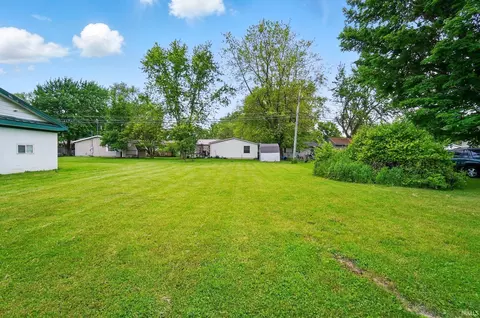 202 E Pickwick Dr, Syracuse, IN 46567 photo 28