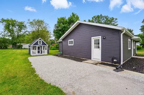 202 E Pickwick Dr, Syracuse, IN 46567 photo 29
