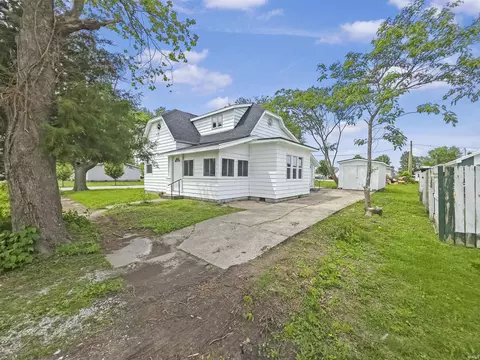 290 NW G St, Linton, IN 47441