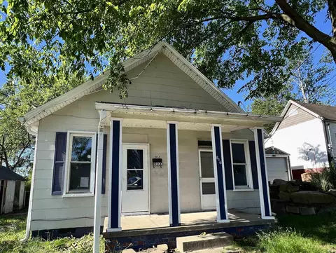 216 W Walnut St, Boonville, IN 47601