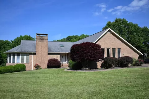 1029 S University Dr, Jasper, IN 47546