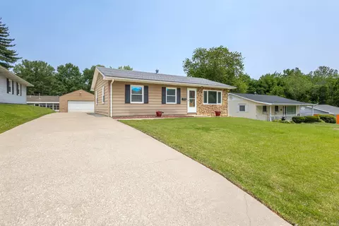 121 W Berkeley Ave, Evansville, IN 47710