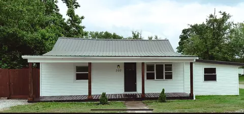 202 E Vine St, Mitchell, IN 47446 photo 4