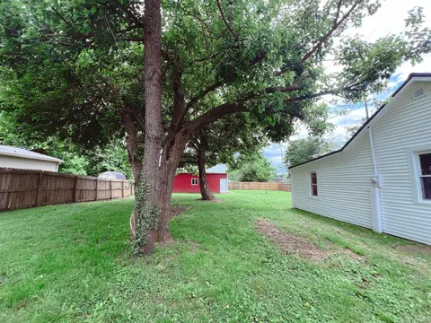 202 E Vine St, Mitchell, IN 47446 photo 33