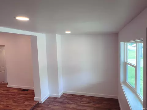 202 E Vine St, Mitchell, IN 47446 photo 5