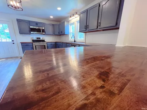 202 E Vine St, Mitchell, IN 47446 photo 14