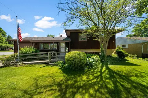 1648 Vernerlee Ln, South Bend, IN 46635