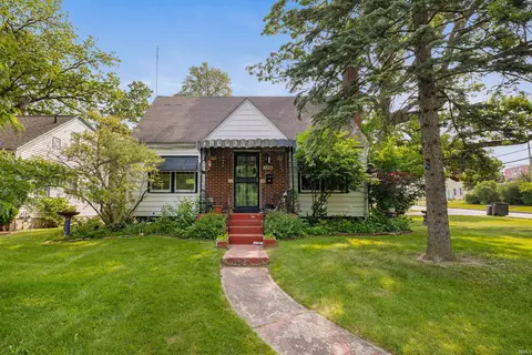 3306 Eastbrook Dr, Fort Wayne, IN 46805