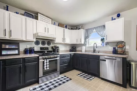 Kitchen - 907 Eagle Blvd, Bristol, IN 46507 photo 1 of 1