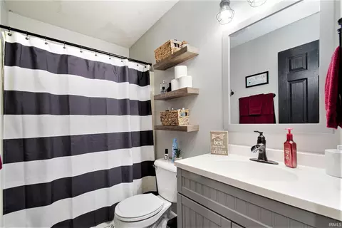 Bath - 907 Eagle Blvd, Bristol, IN 46507 photo 1 of 1