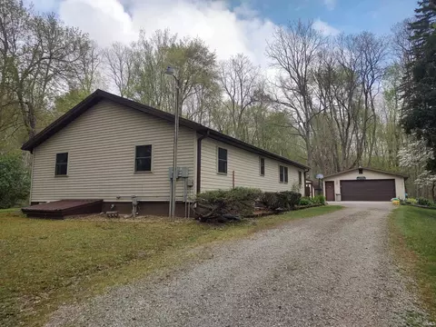 4055 E 100 N, Lagrange, IN 46761 photo 2