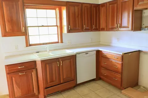 802 Hasenour Ave, Jasper, IN 47546 photo 5