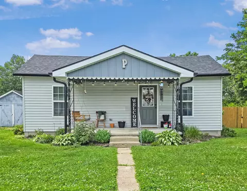 160 SW 5th St, Linton, IN 47441