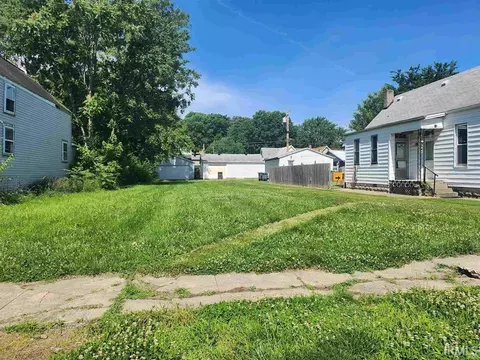 704 Bell Ave, Evansville, IN 47712