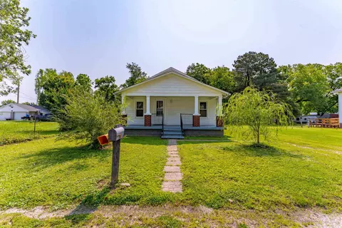 413 S East St, Rockport, IN 47635