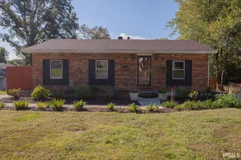 6611 Concord Dr, Newburgh, IN 47630
