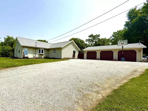 715 S Sr 61 Rd, Winslow, IN 47598