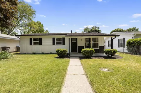 1127 Mcpherson St, Elkhart, IN 46514