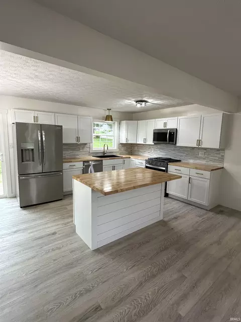 401 Vista Dr, Oolitic, IN 47451 photo 4