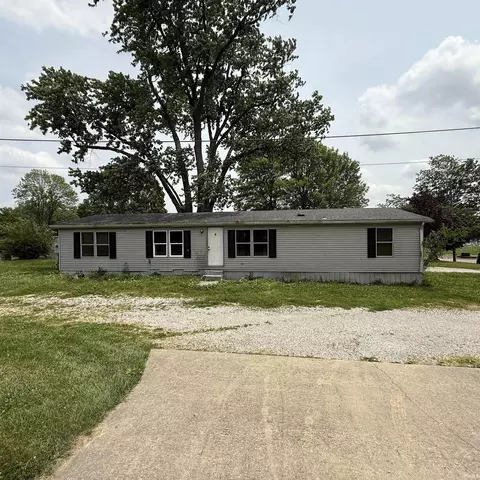 526 W Brummitt St, Owensville, IN 47665