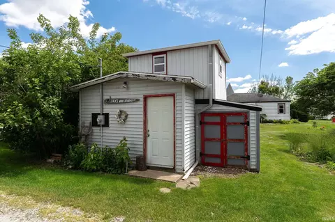 310 E Main St, Chalmers, IN 47929 photo 26