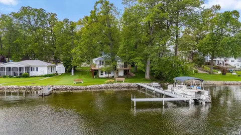 9055 E 480 S, Wolcottville, IN 46795