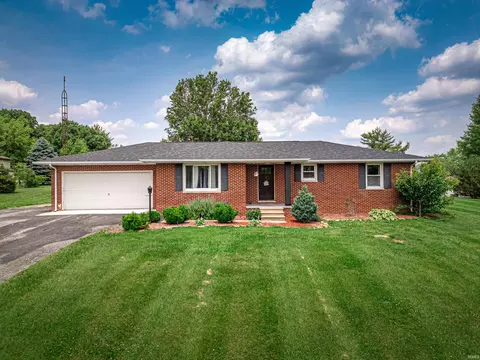 5304 N Rolling Acres Dr, Petersburg, IN 47567