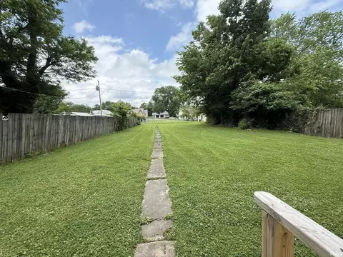 Exterior - 515 W Vine St, Mitchell, IN 47446 photo 2 of 2