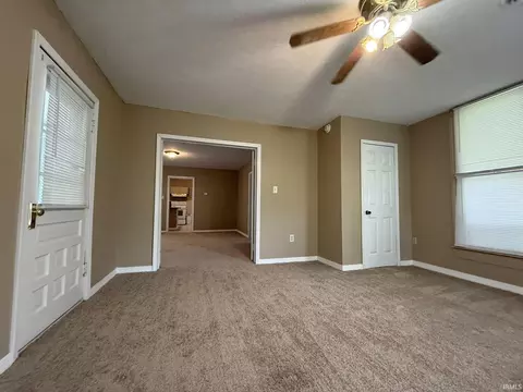 Living - 515 W Vine St, Mitchell, IN 47446 photo 3 of 4