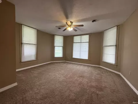 Living - 515 W Vine St, Mitchell, IN 47446 photo 2 of 4