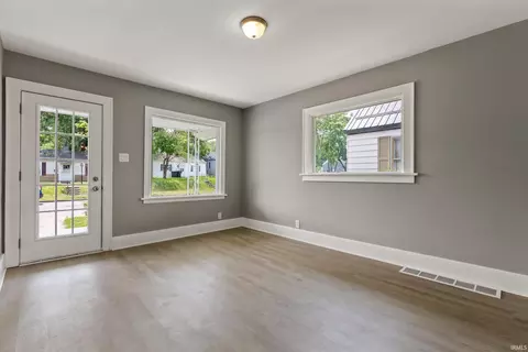 1815 E Bowman St, South Bend, IN 46613 photo 9