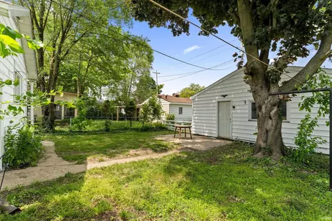 1815 E Bowman St, South Bend, IN 46613 photo 32