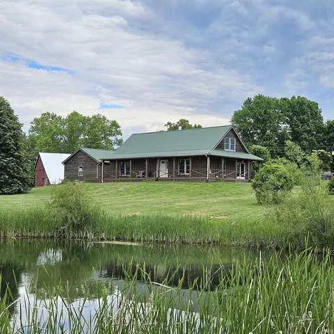 9000 Beamer Station Rd, Bowling Green, IN 47833