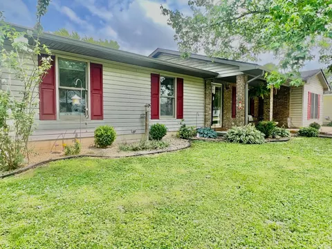 1135 N 9th St, Mitchell, IN 47446 photo 1