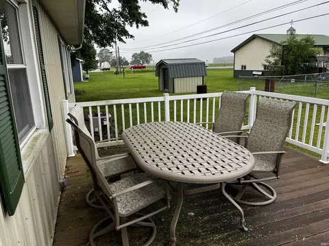 39 E Linn Rd, Bluffton, IN 46714 photo 6