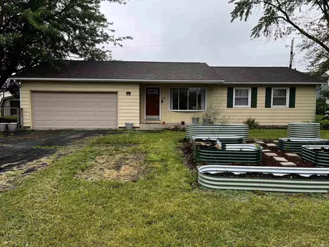 39 E Linn Rd, Bluffton, IN 46714 photo 1