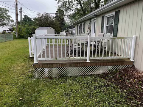 39 E Linn Rd, Bluffton, IN 46714 photo 4