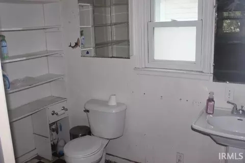 135 S Broad St, Dunkirk, IN 47336 photo 9