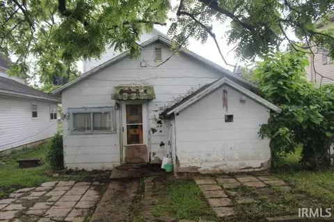 135 S Broad St, Dunkirk, IN 47336 photo 2