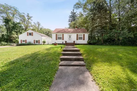54174 Maple Lane Ave, South Bend, IN 46635