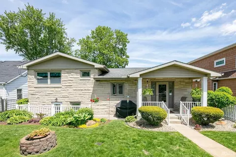 26051 Lake Dr, Elkhart, IN 46514
