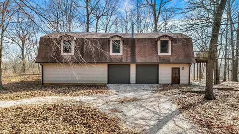 677 Manger Rd, Boonville, IN 47601