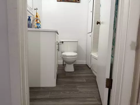 Bath - 2702 Eastern Ave, Bedford, IN 47421 photo 1 of 1