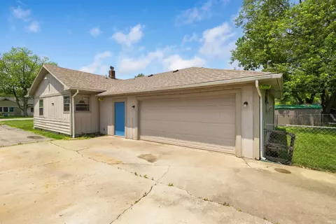 5425 Standish Dr, Fort Wayne, IN 46806