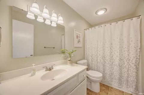 Bath - 532 Bex Addition Dr, Bedford, IN 47421 photo 1 of 3